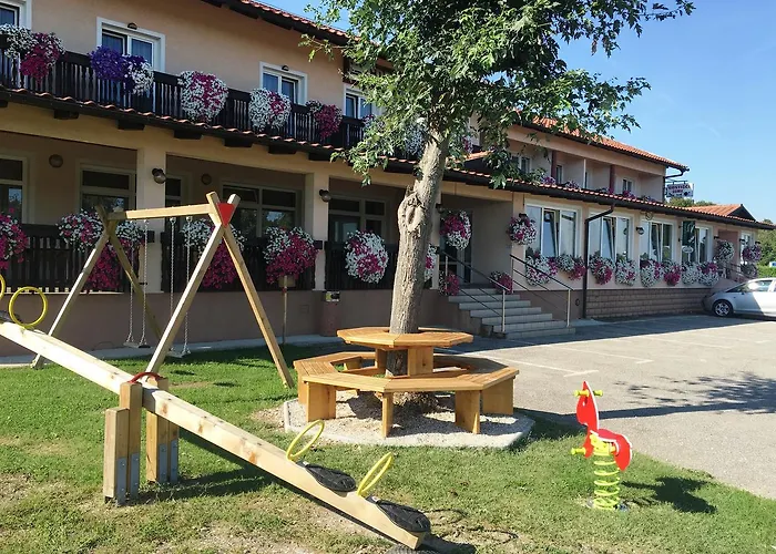 بيت ضيافة Gostisce Golob 3*